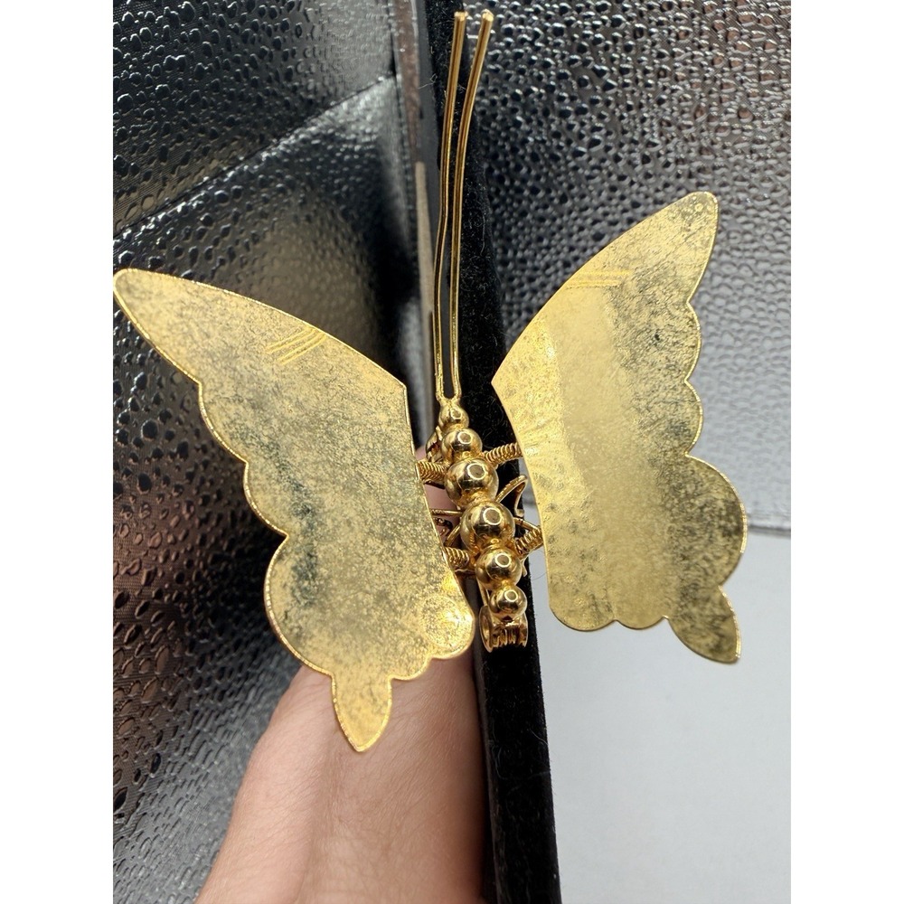 Vintage Butterfly Goldtone Movement Metal Butterfly Solid Wings Brooch Pin 3D